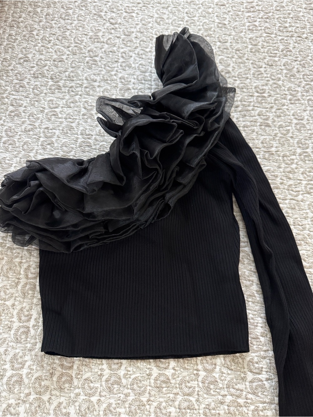 DO+BE Black One-Shoulder Ruffle Knit Top